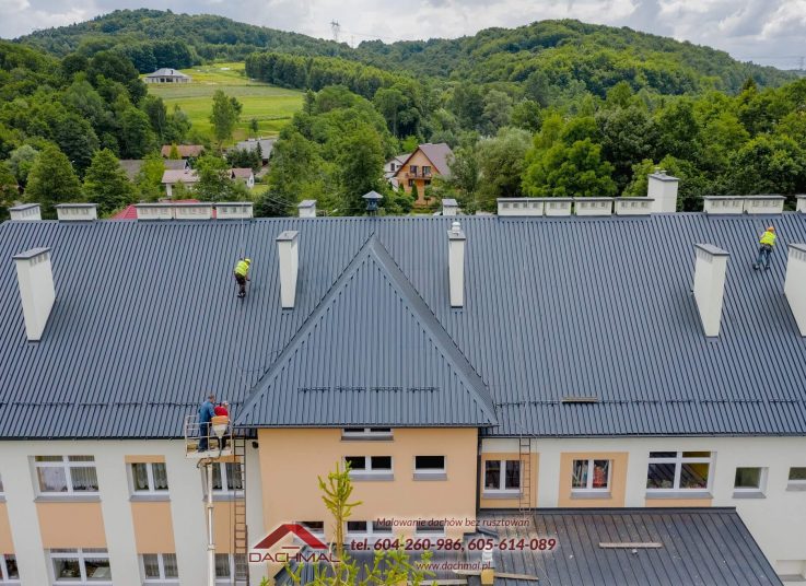 Malowanie dachu Szkoła Podstawowa w Łękawce